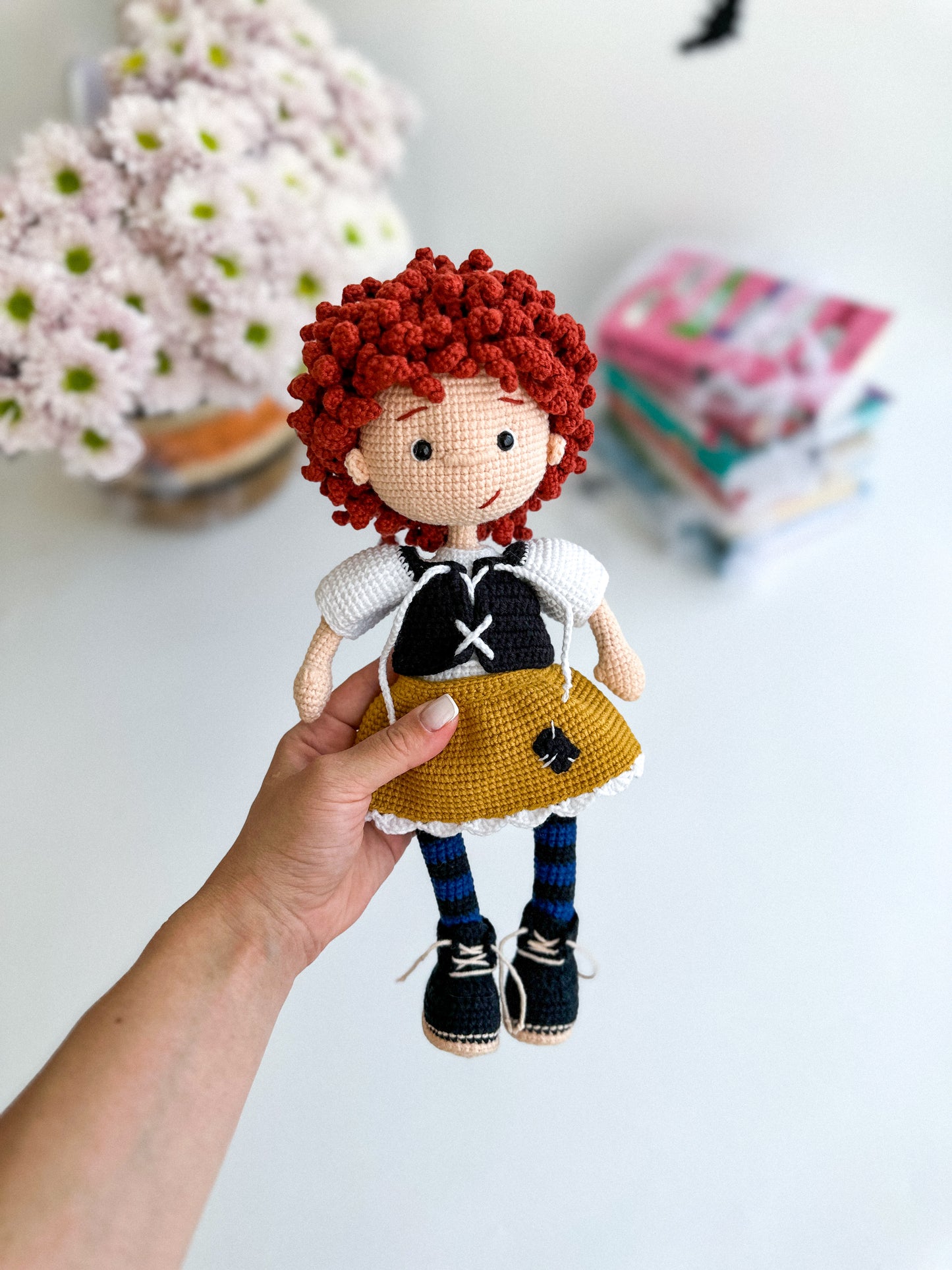 Handmade crochet witch girl with curly hair, black cat, and cauldron – soft amigurumi Halloween doll, 31×14 cm