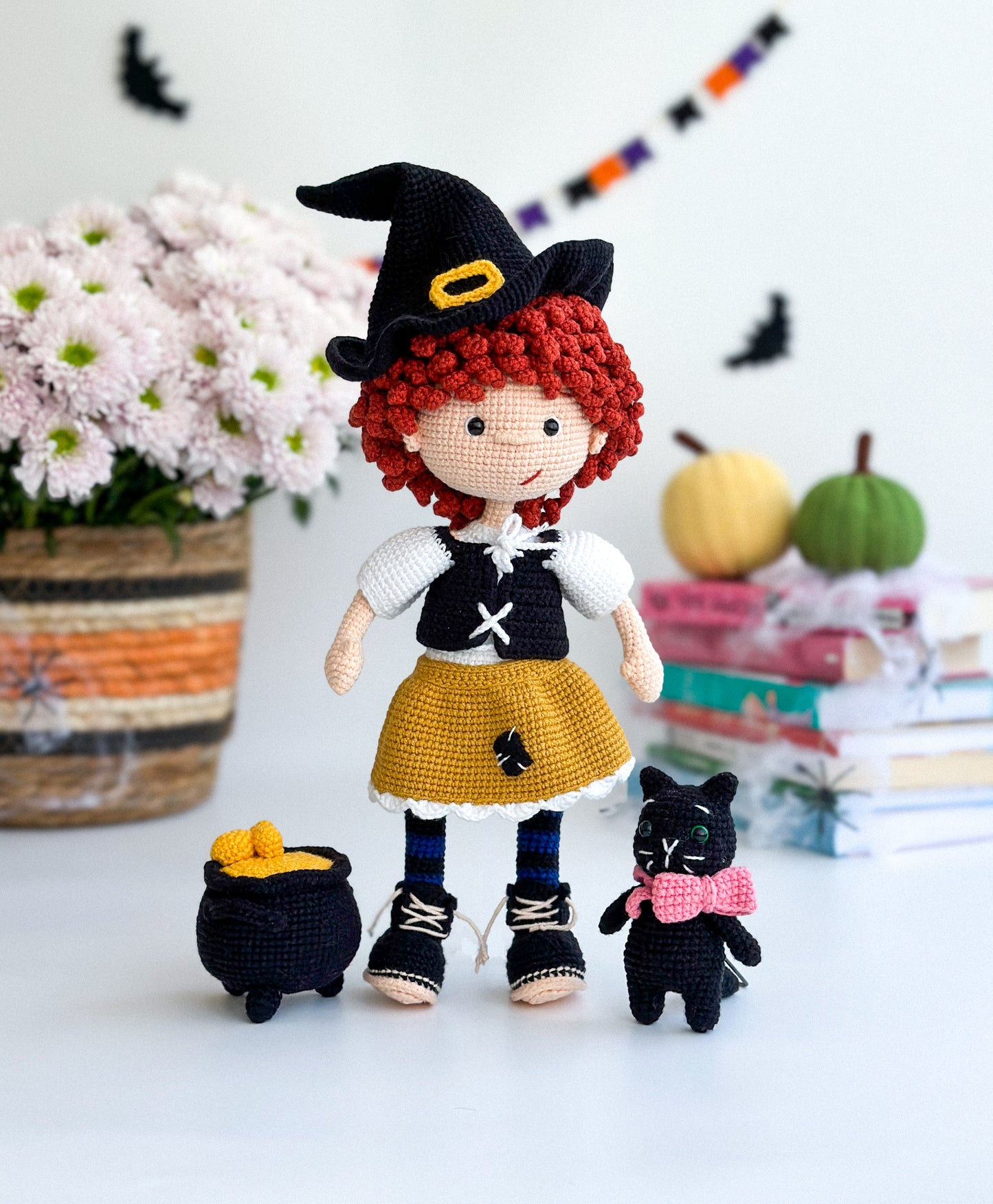Handmade crochet witch girl with curly hair, black cat, and cauldron – soft amigurumi Halloween doll, 31×14 cm