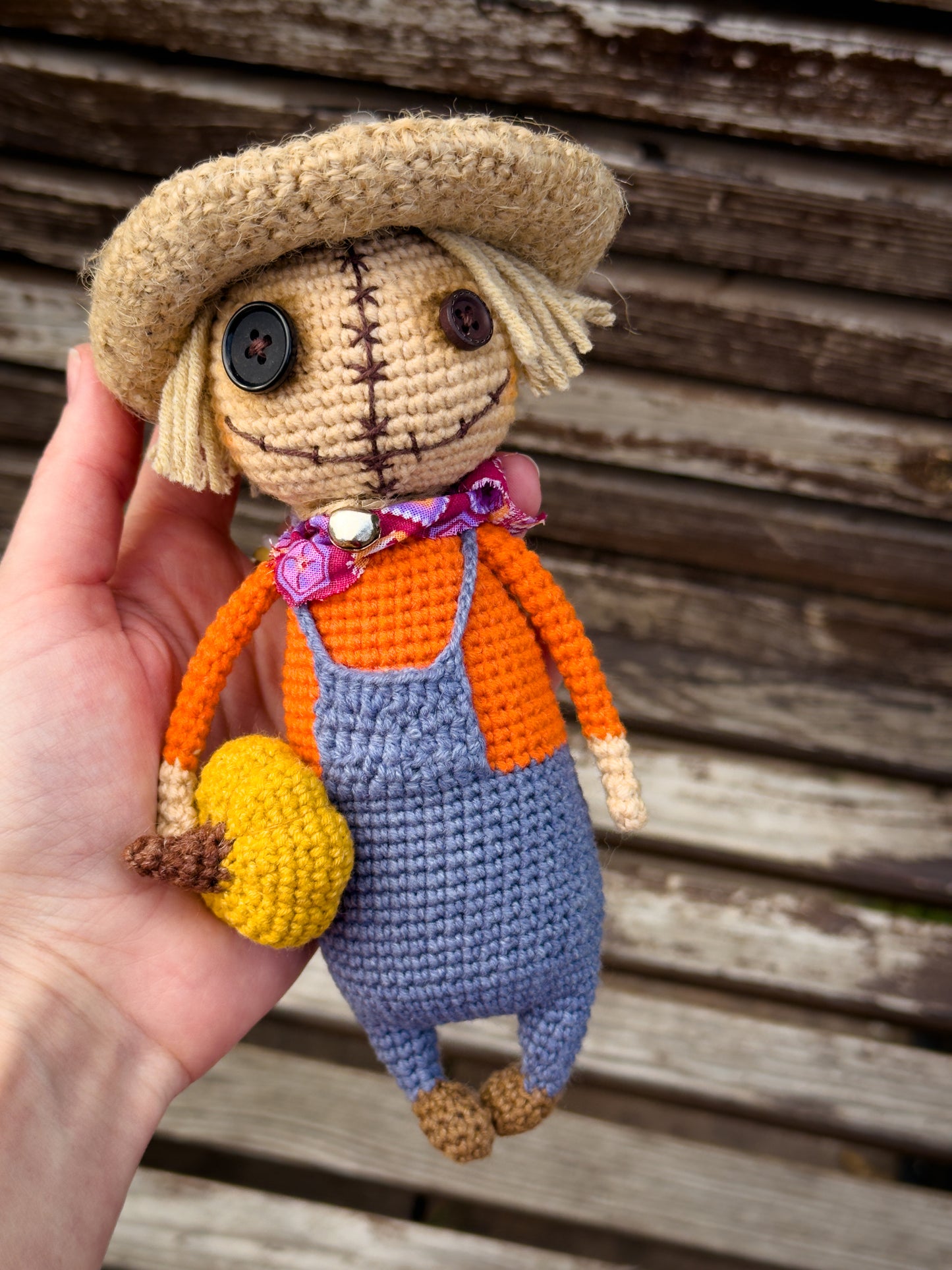 Rustic fall scarecrow crochet plush – Halloween and Thanksgiving handmade amigurumi figure