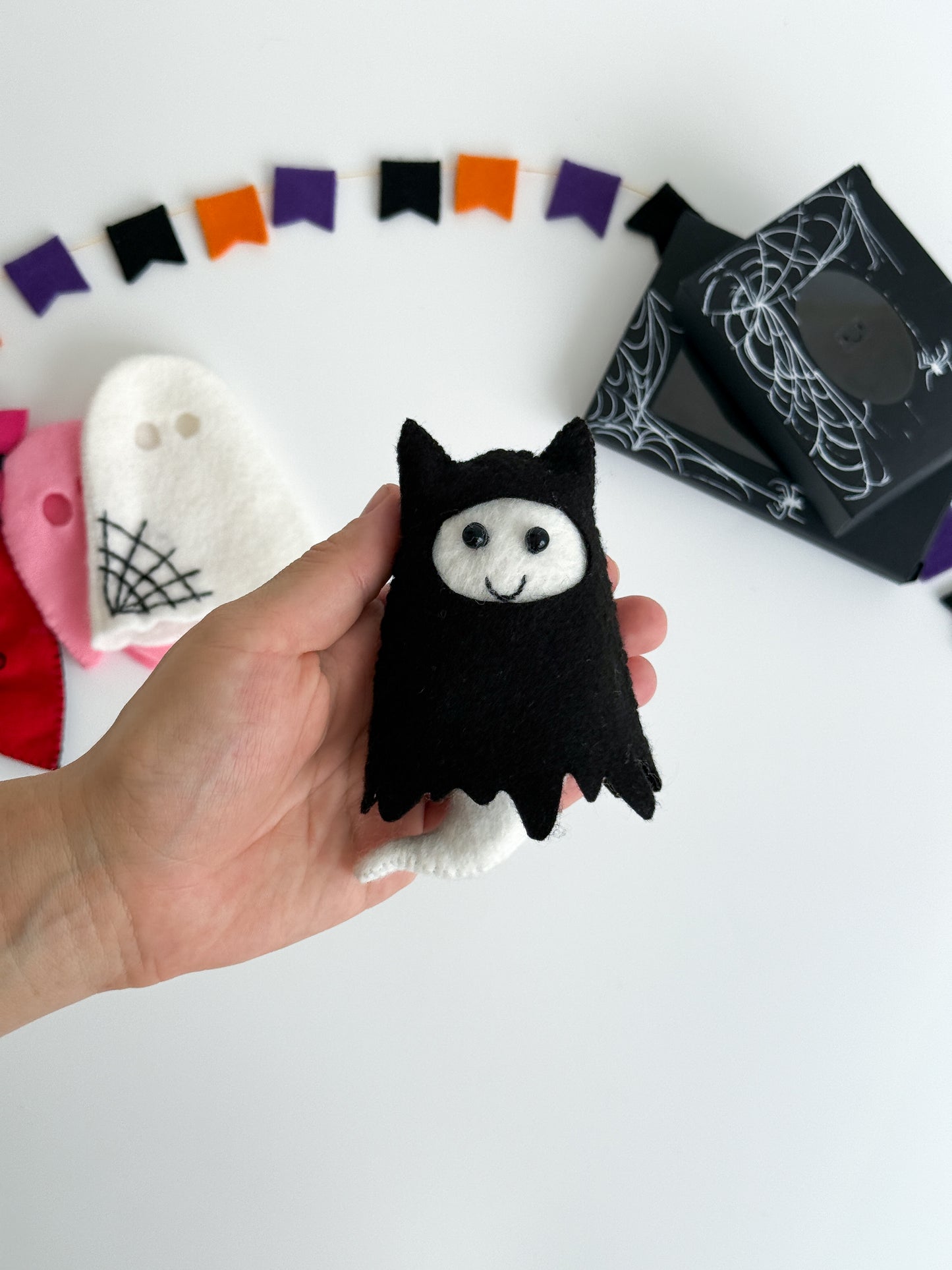 Halloween Ghost Plush Gift Set – Felt Ghost with Outfits in Gift Box