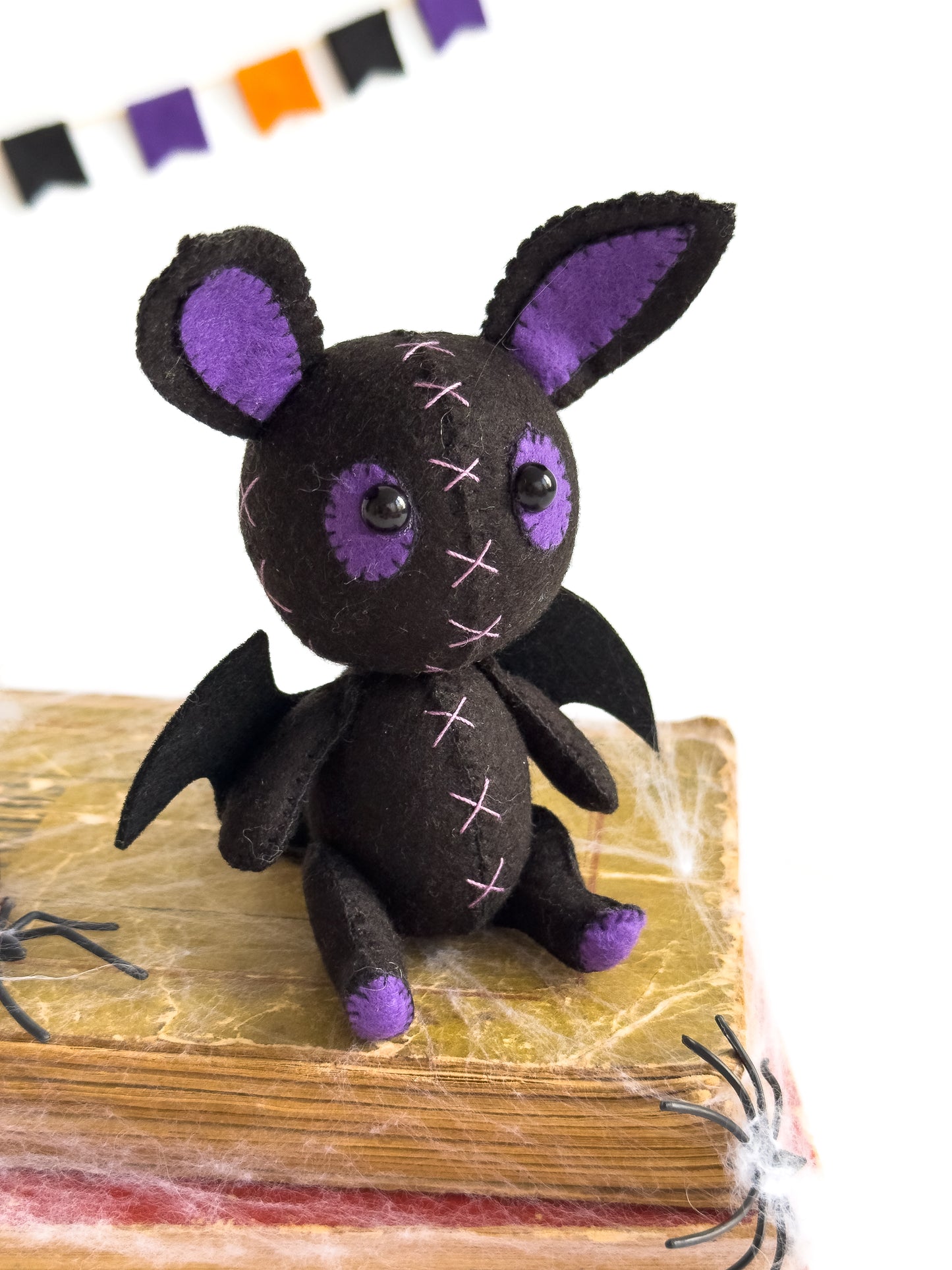 Felt Bat Plush – Handmade Spooky Halloween Bat Toy – Gothic Plush with Big Ears – Soft Felt Bat Decor