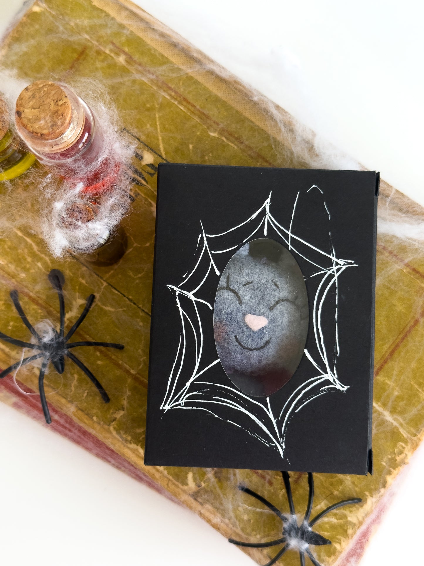 Felt Bat Keychain – Cute Halloween Plush Bat – Gothic Spooky Bag Charm – Handmade Felt Bat Key Ring