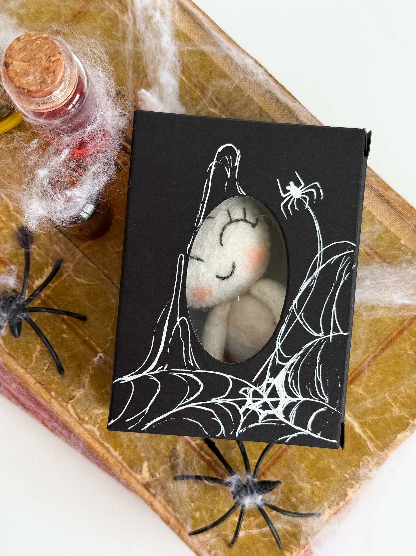 Felt Ghost Keychain – Cute Halloween Plush Key Ring Gift Idea