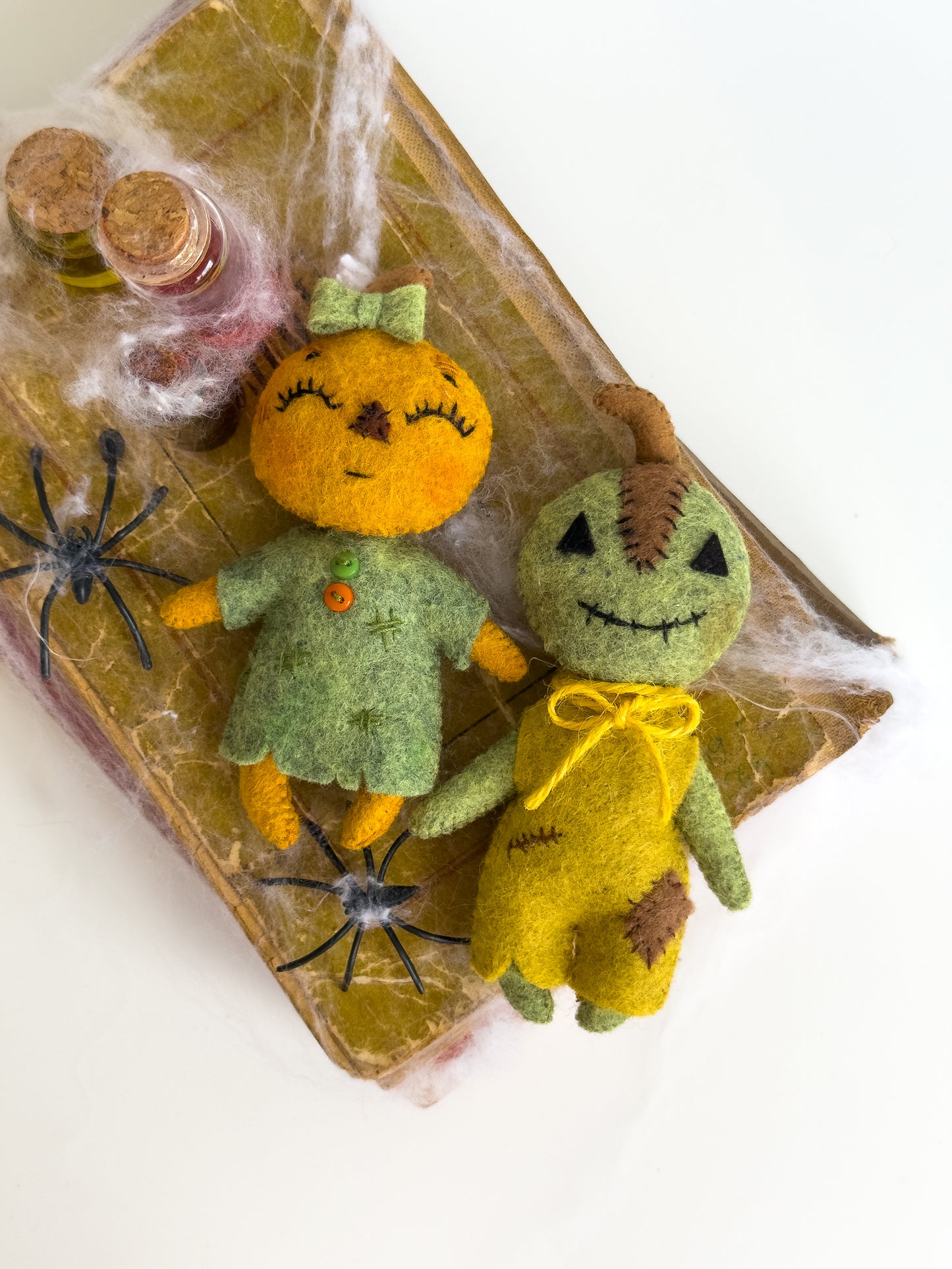 . Halloween boy and girl plush set – autumn felt decorations