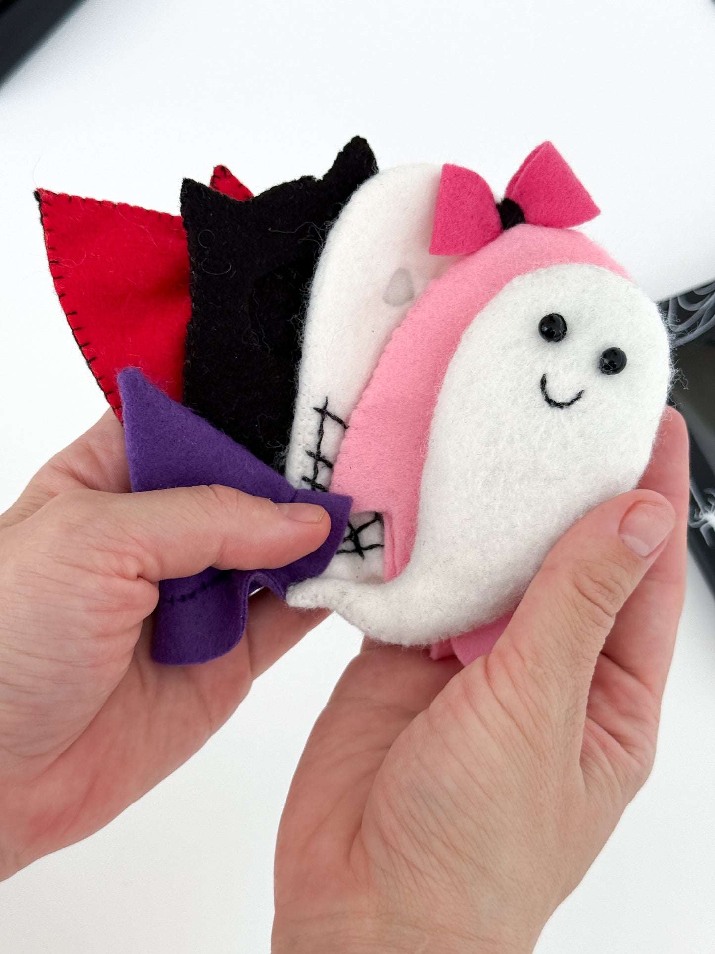 Halloween Ghost Plush Gift Set – Felt Ghost with Outfits in Gift Box
