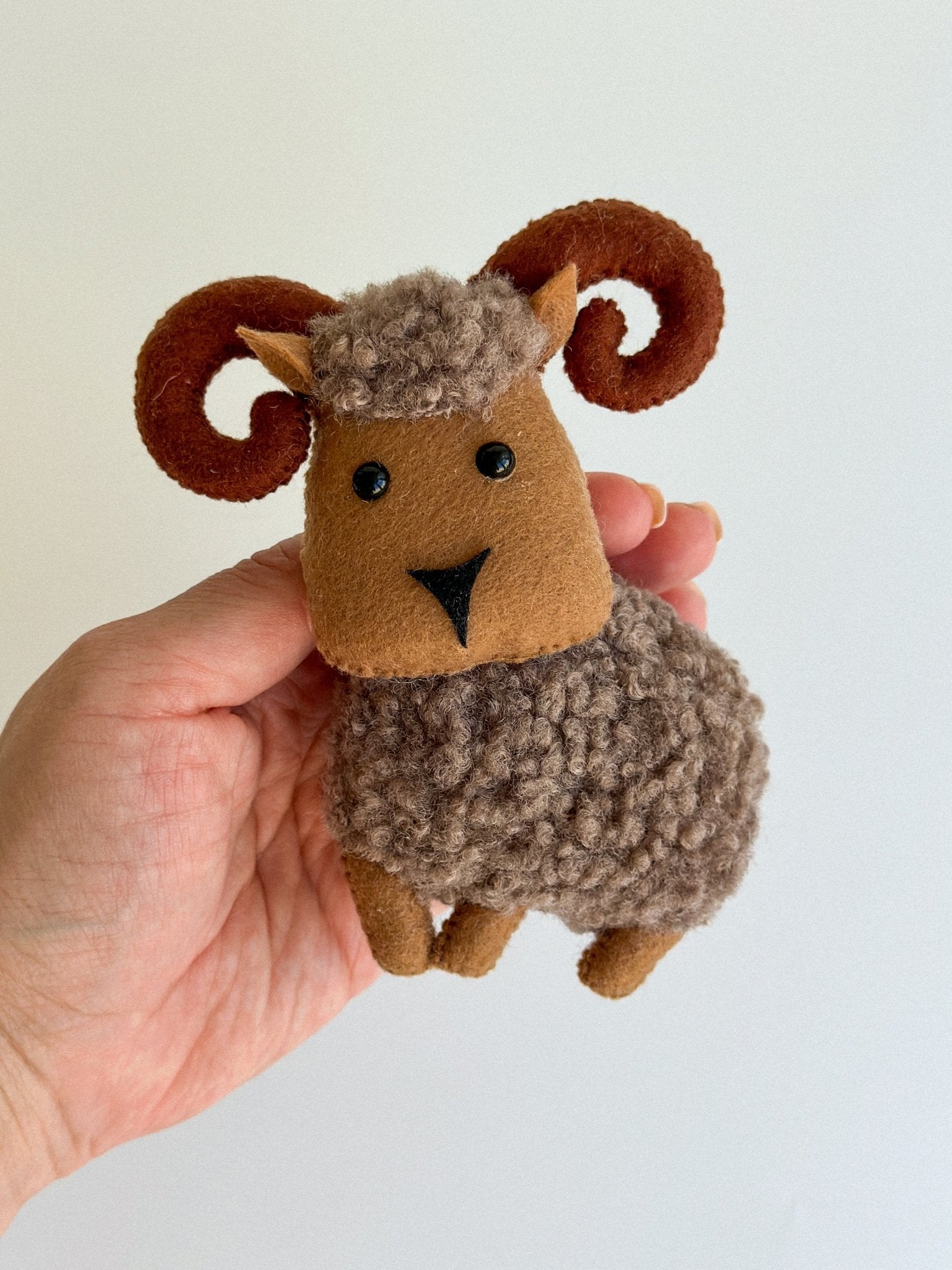 Boucle Brown Ram Toy – Felt Animal Ornament for Play or Decor - WoollyFox