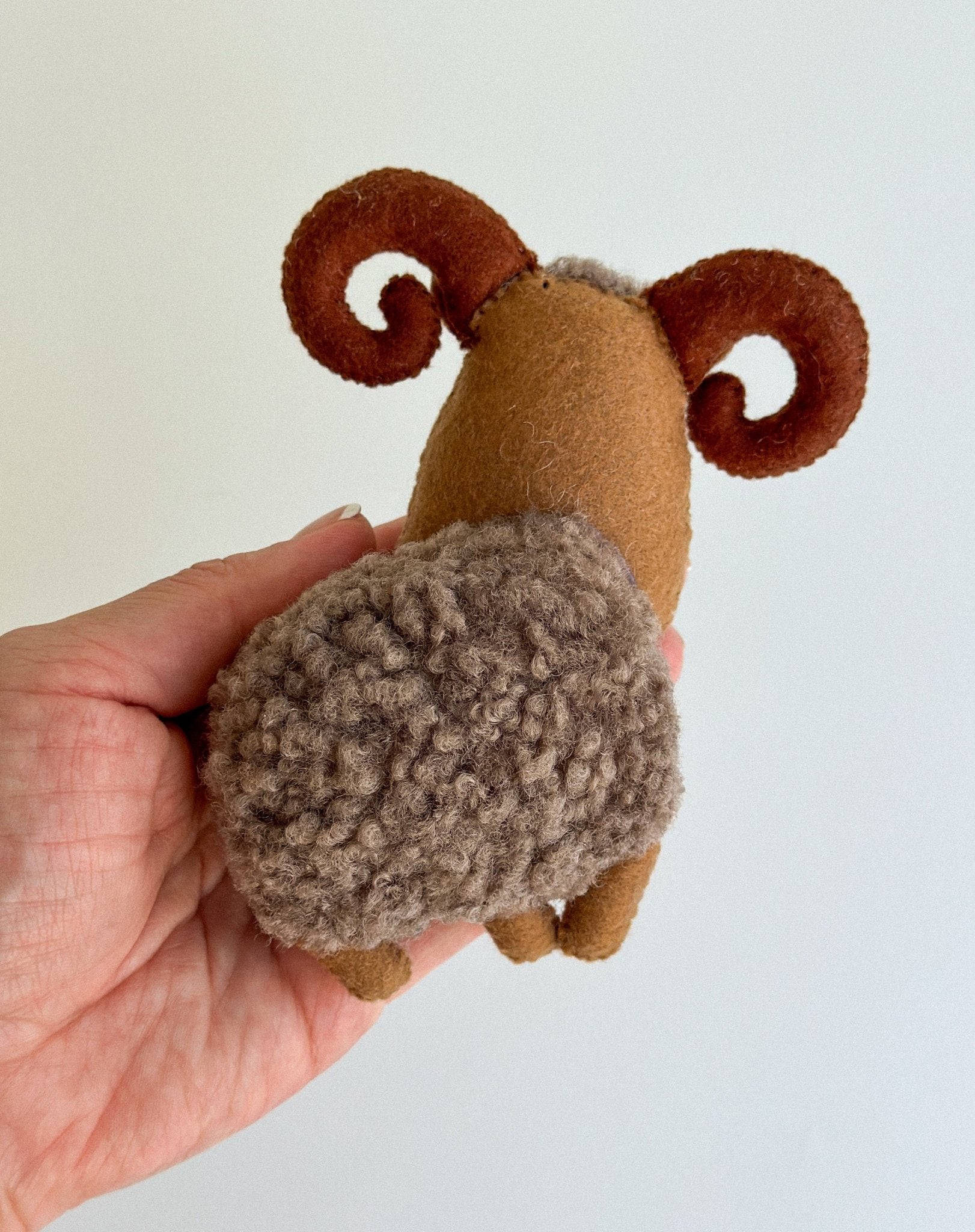 Boucle Brown Ram Toy – Felt Animal Ornament for Play or Decor - WoollyFox