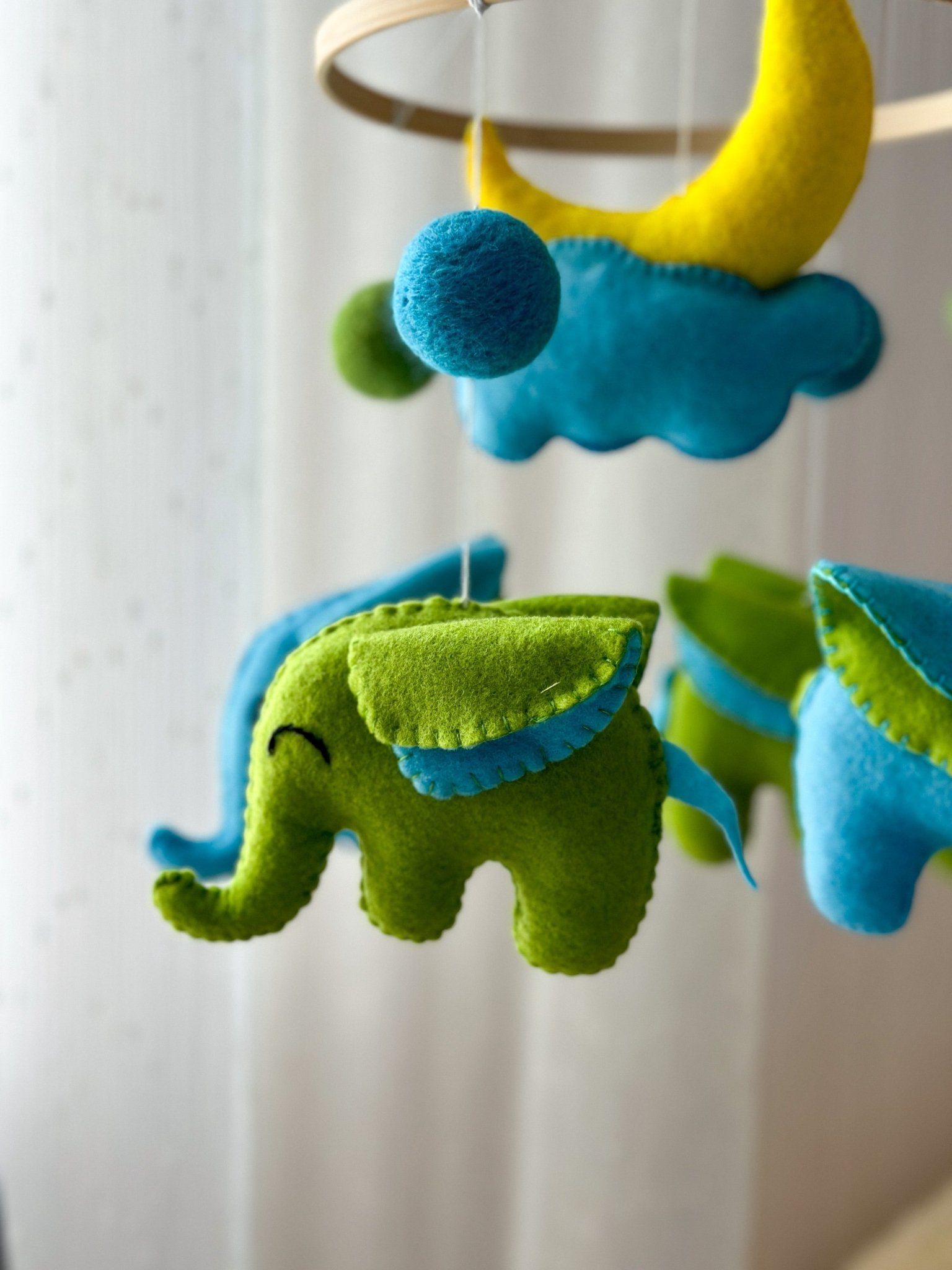Elephant baby crib mobile - WoollyFox