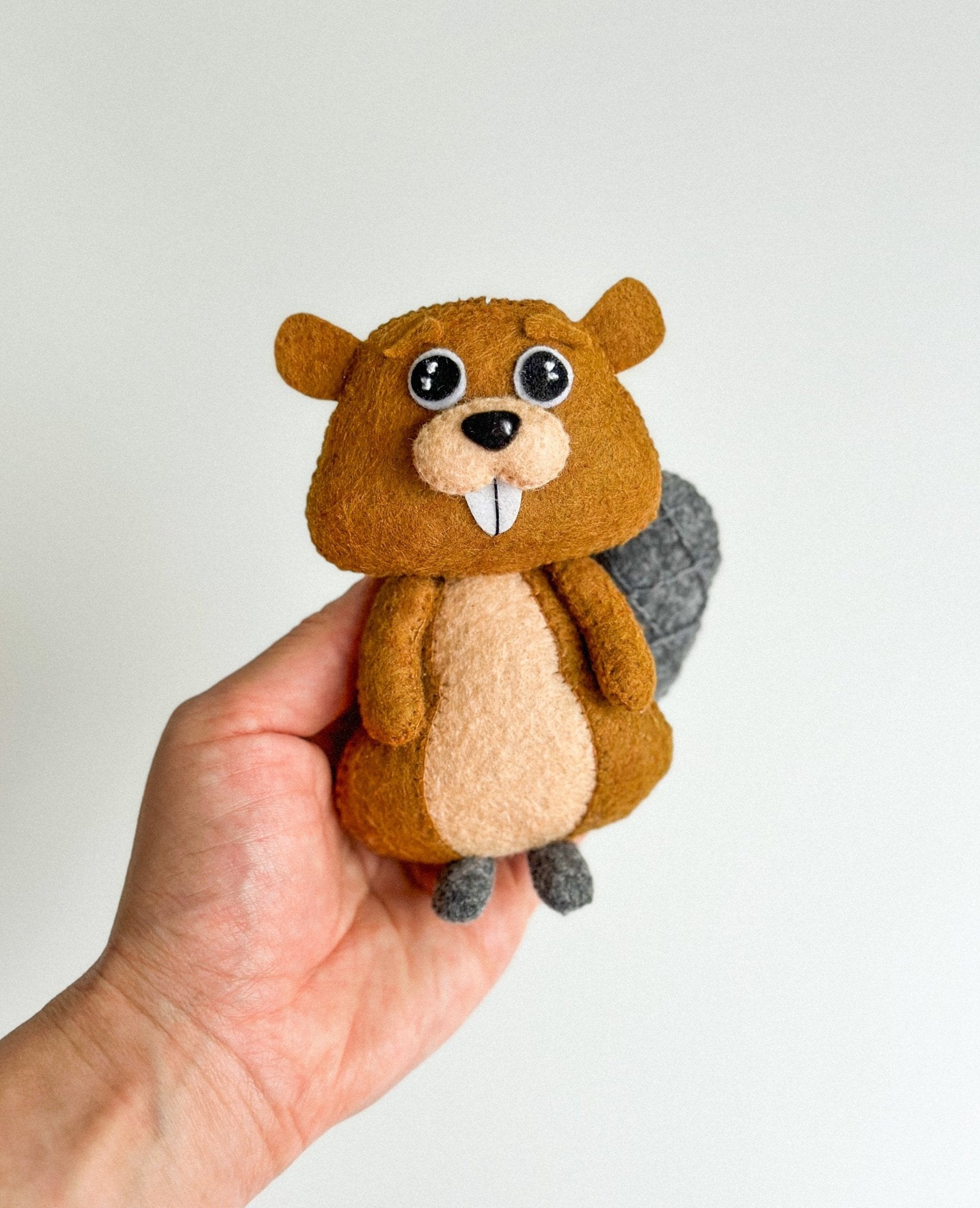 Felt Beaver Ornament - WoollyFox