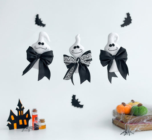 Felt Ghost Garland – Handmade Halloween Decoration with Bows - WoollyFox