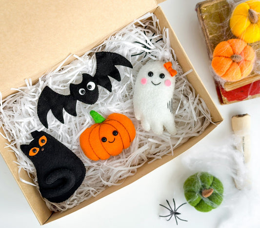 Halloween Felt Ornament Set – Ghost, Bat, Cat & Pumpkin Decor - WoollyFox