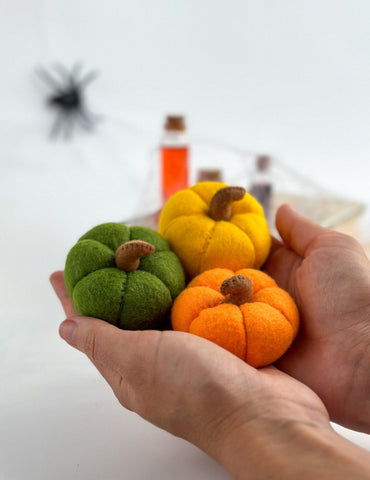 Mini Felt Halloween Pumpkins – Set of 3, Soft Autumn Decor for Spooky Season - WoollyFox