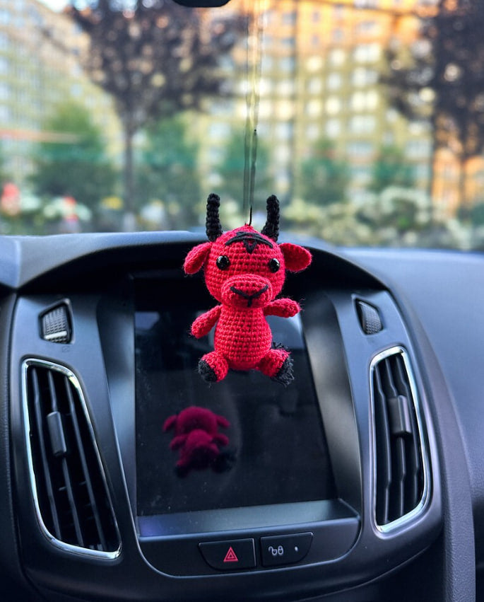 Handmade crochet Baphomet figure – gothic rearview mirror car charm, 11×5 cm