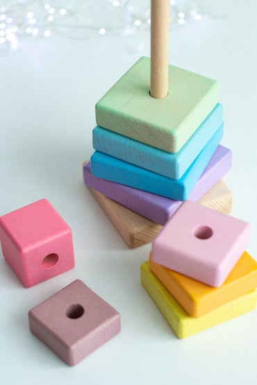 Wooden Ring Pyramid Tower 2 - WoollyFox