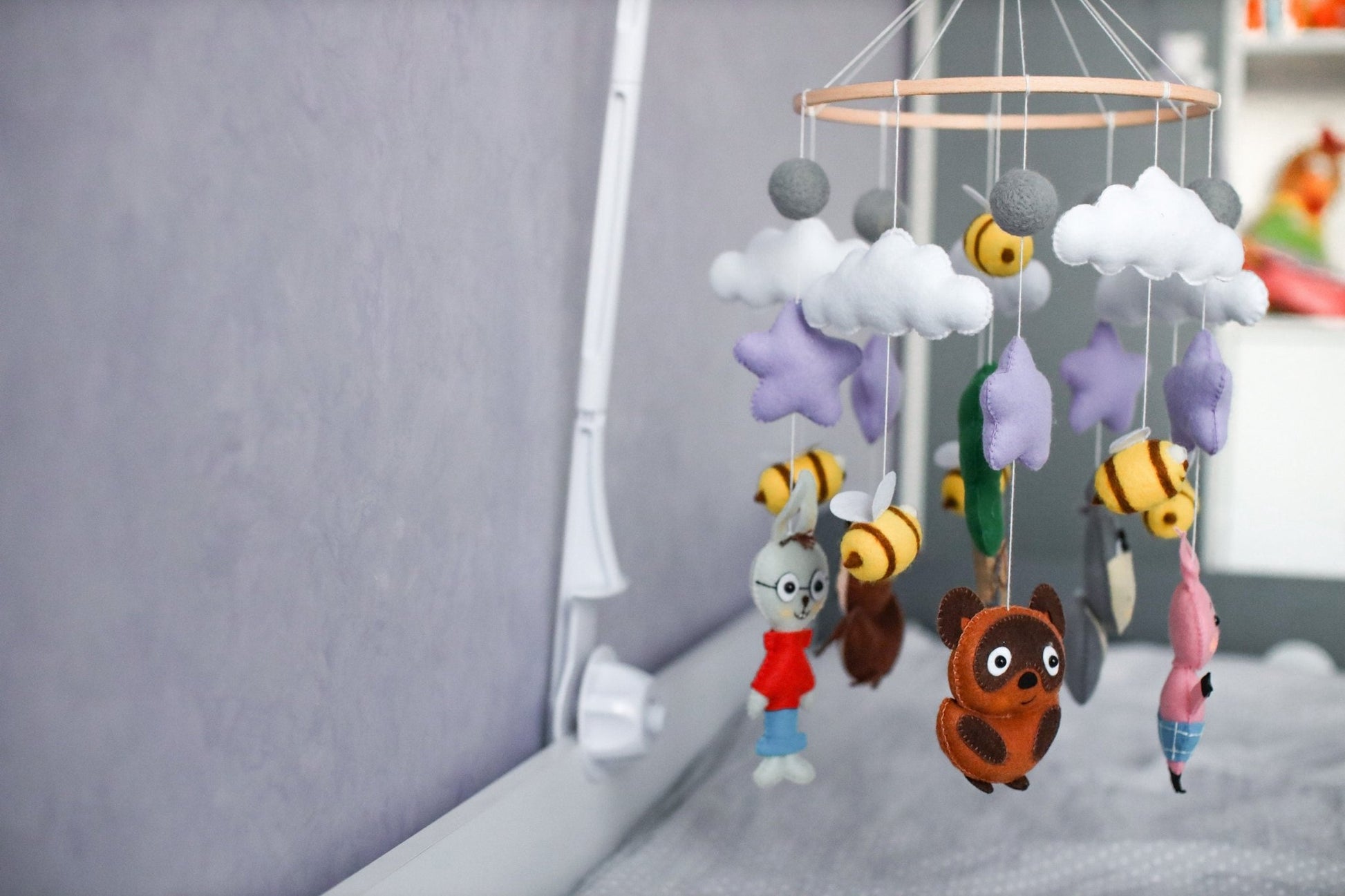 Baby shower gift, baby crib mobile - WoollyFox