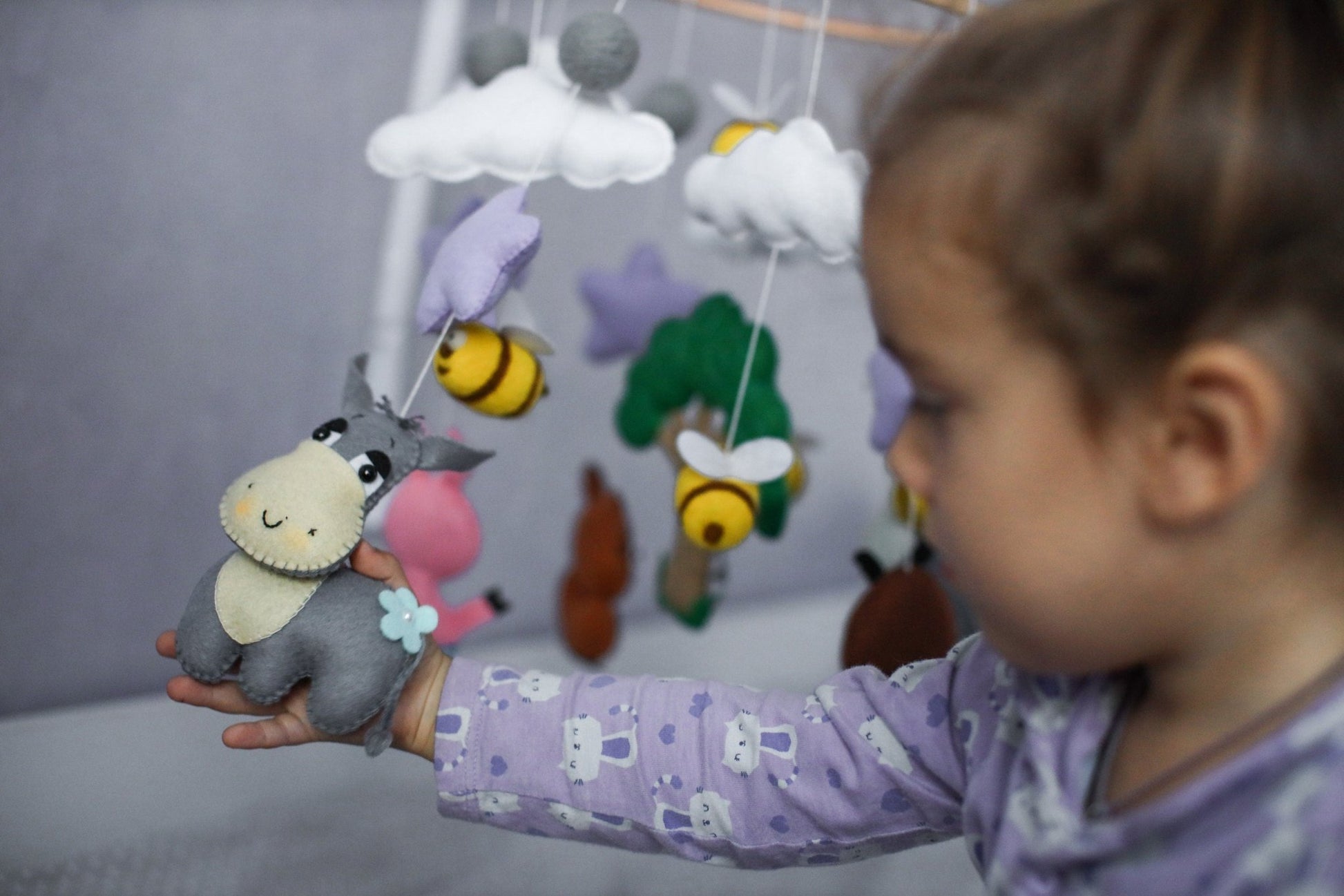 Baby shower gift, baby crib mobile - WoollyFox