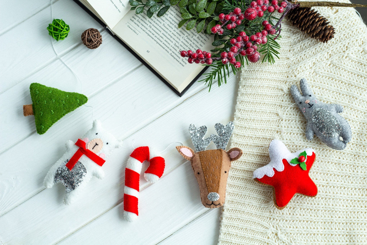 Christmas Garland - WoollyFox