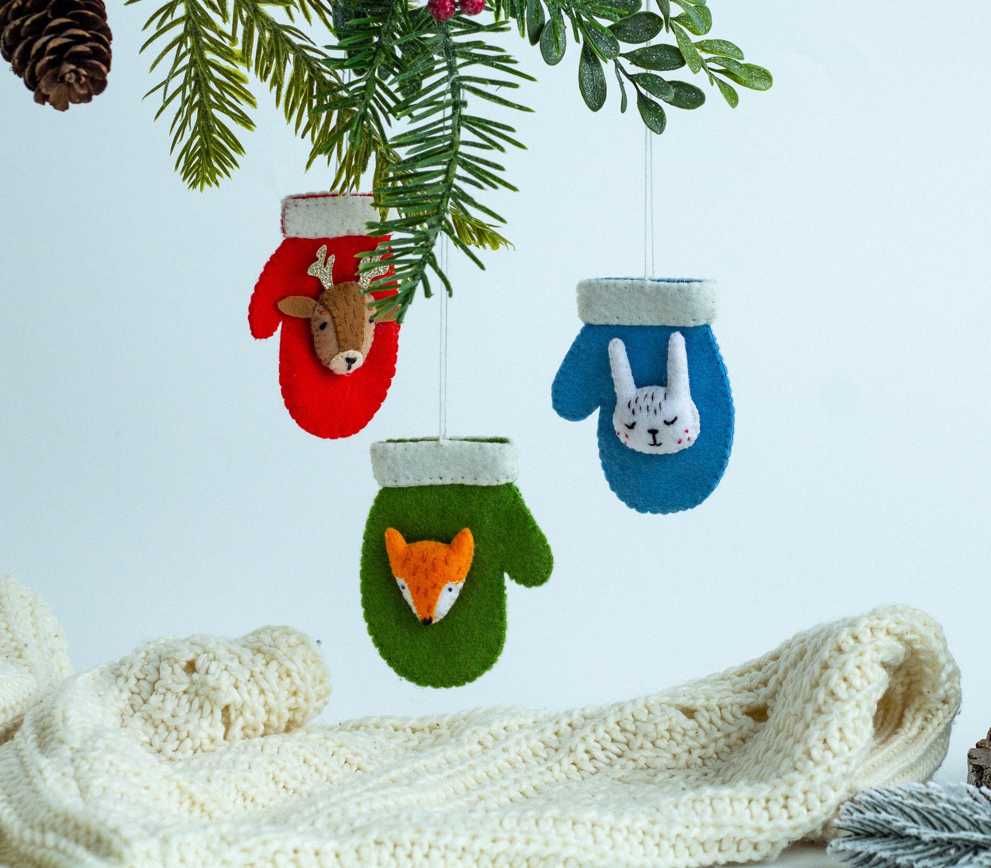 Christmas Hanging Glove - WoollyFox