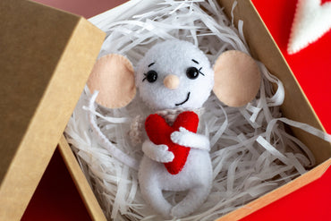 Felt Mouse With a Heart - WoollyFox