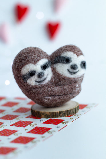 Felted Sloths Valentine's day - WoollyFox
