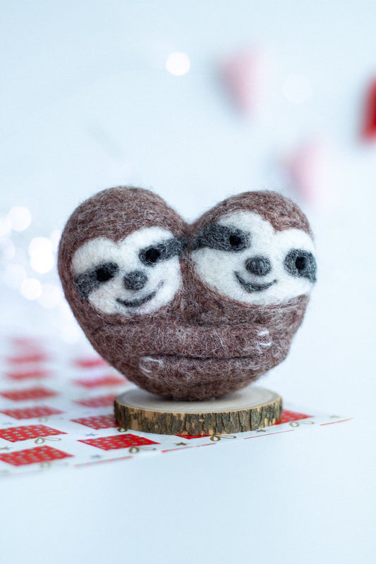 Felted Sloths Valentine's day - WoollyFox