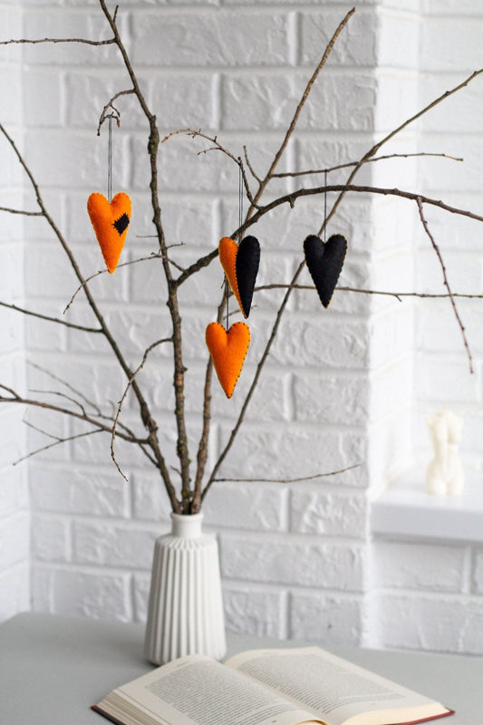 Halloween Felt Heart Ornaments – Handmade Black & Orange Decor - WoollyFox