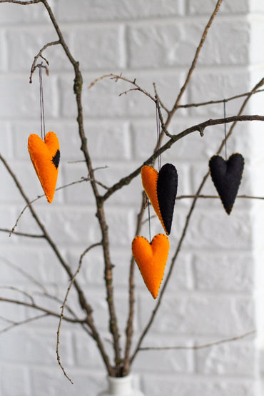 Halloween Felt Heart Ornaments – Handmade Black & Orange Decor - WoollyFox