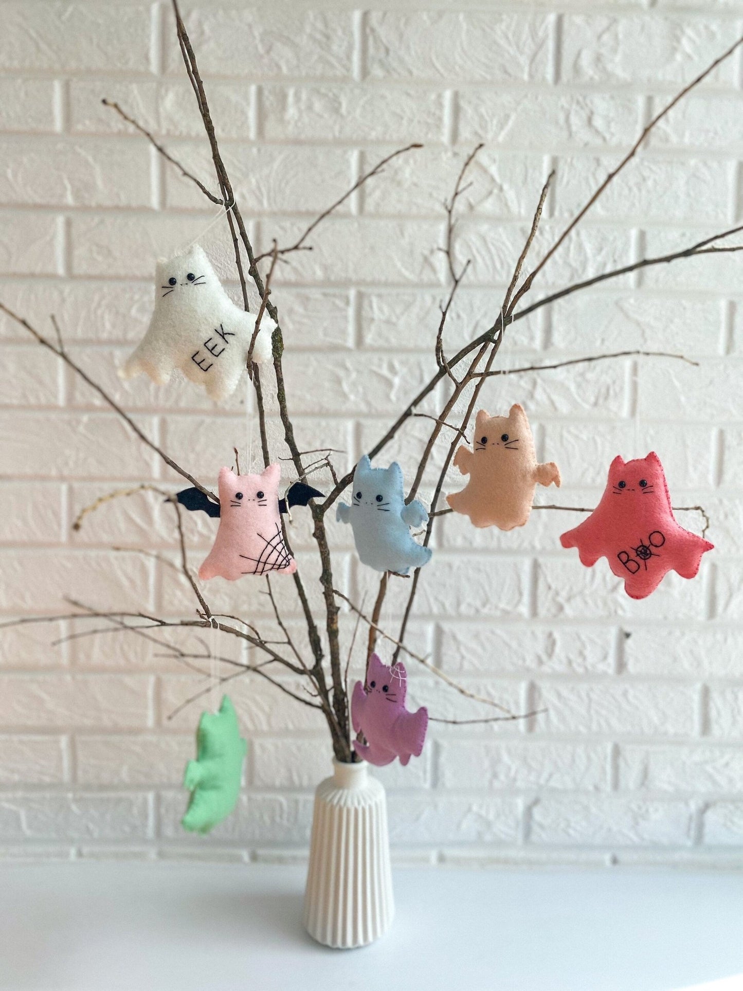 Halloween Ghost Cat Ornaments – Felt Hanging Cat Decorations – Spooky Cute Halloween Tree Decor - WoollyFox