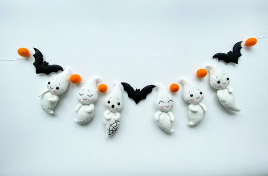 Halloween Ghost Garland – Felt Halloween Banner with Bats, Hearts and Ghosts - WoollyFox