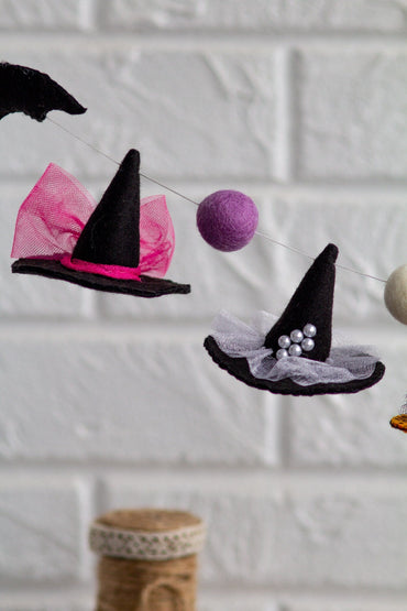 Halloween Witch Hats Felt Garland – Handmade Decoration - WoollyFox