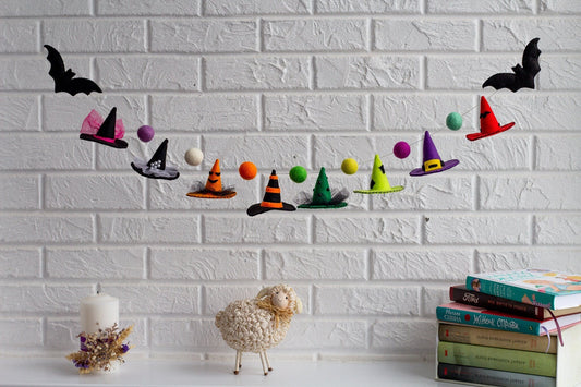 Halloween Witch Hats Felt Garland – Handmade Decoration - WoollyFox