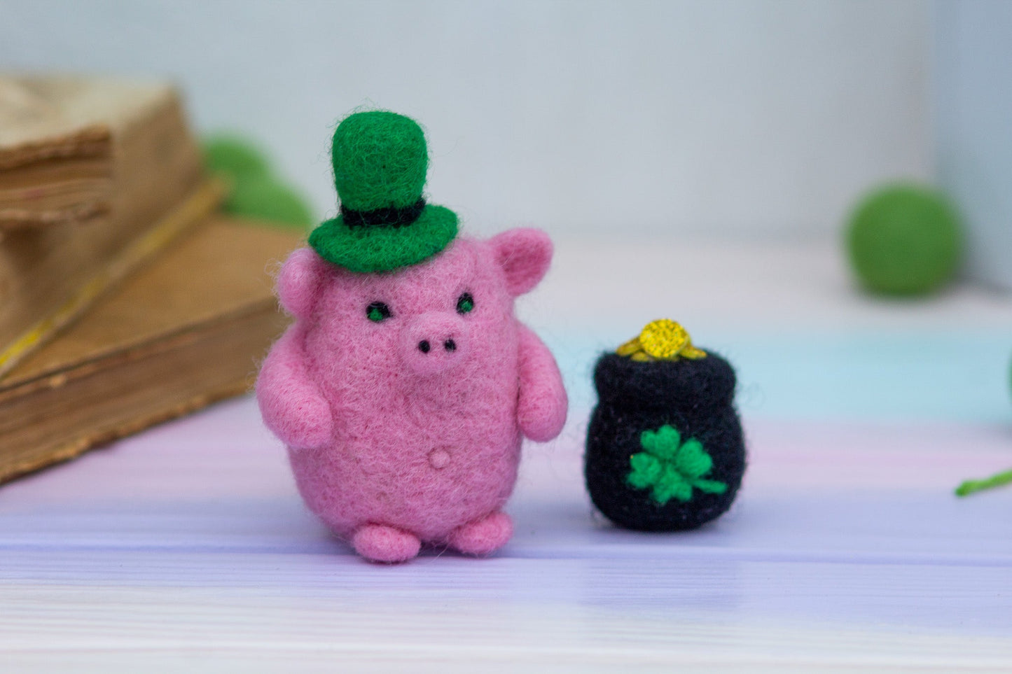 St Patrick's Felted Pig - WoollyFox