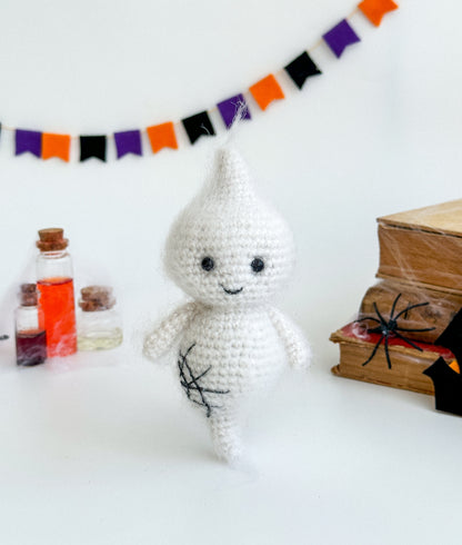 Handmade crochet ghost made of mohair yarn – rearview mirror Halloween car charm