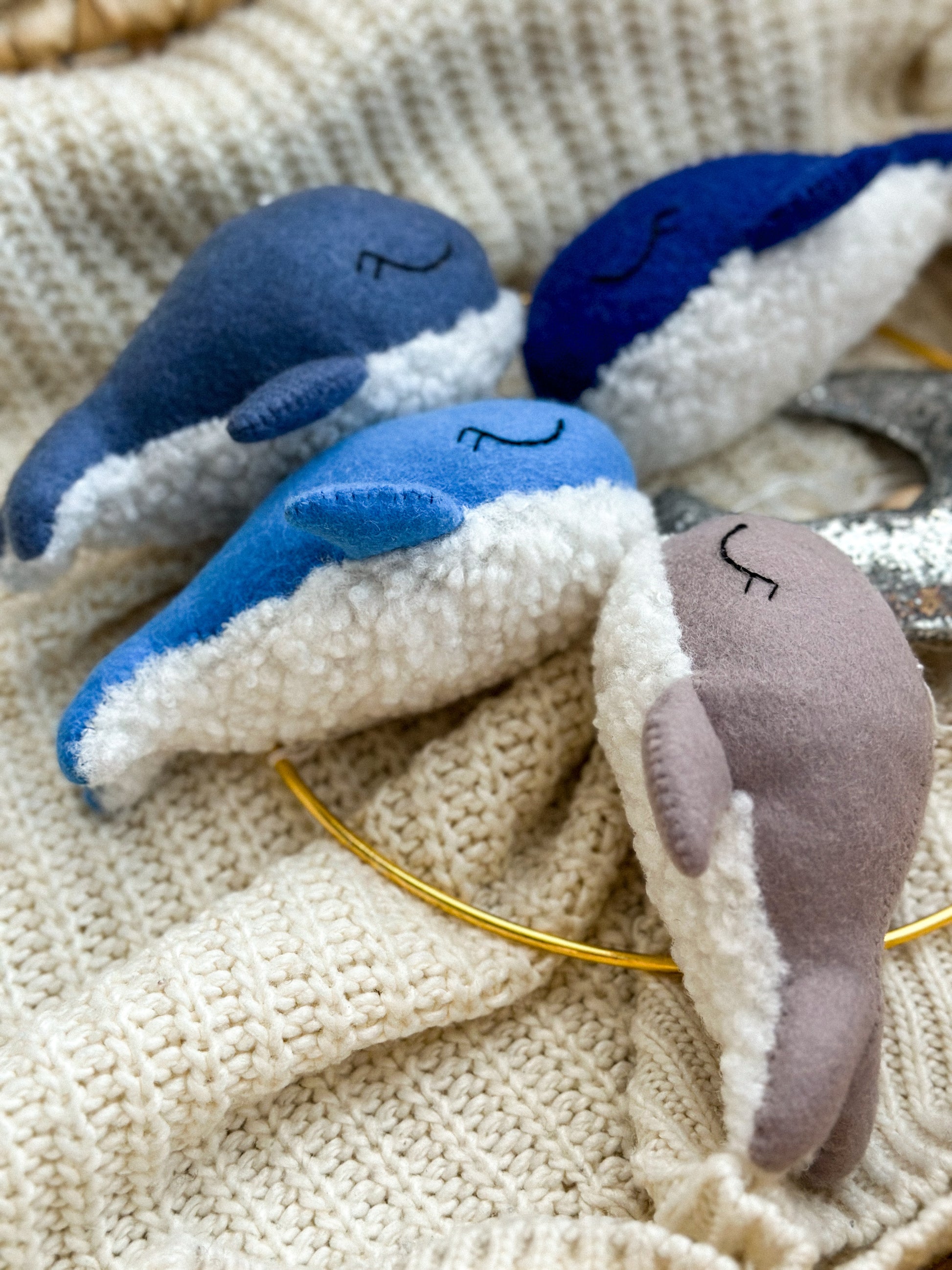 Boucle Whale baby mobile