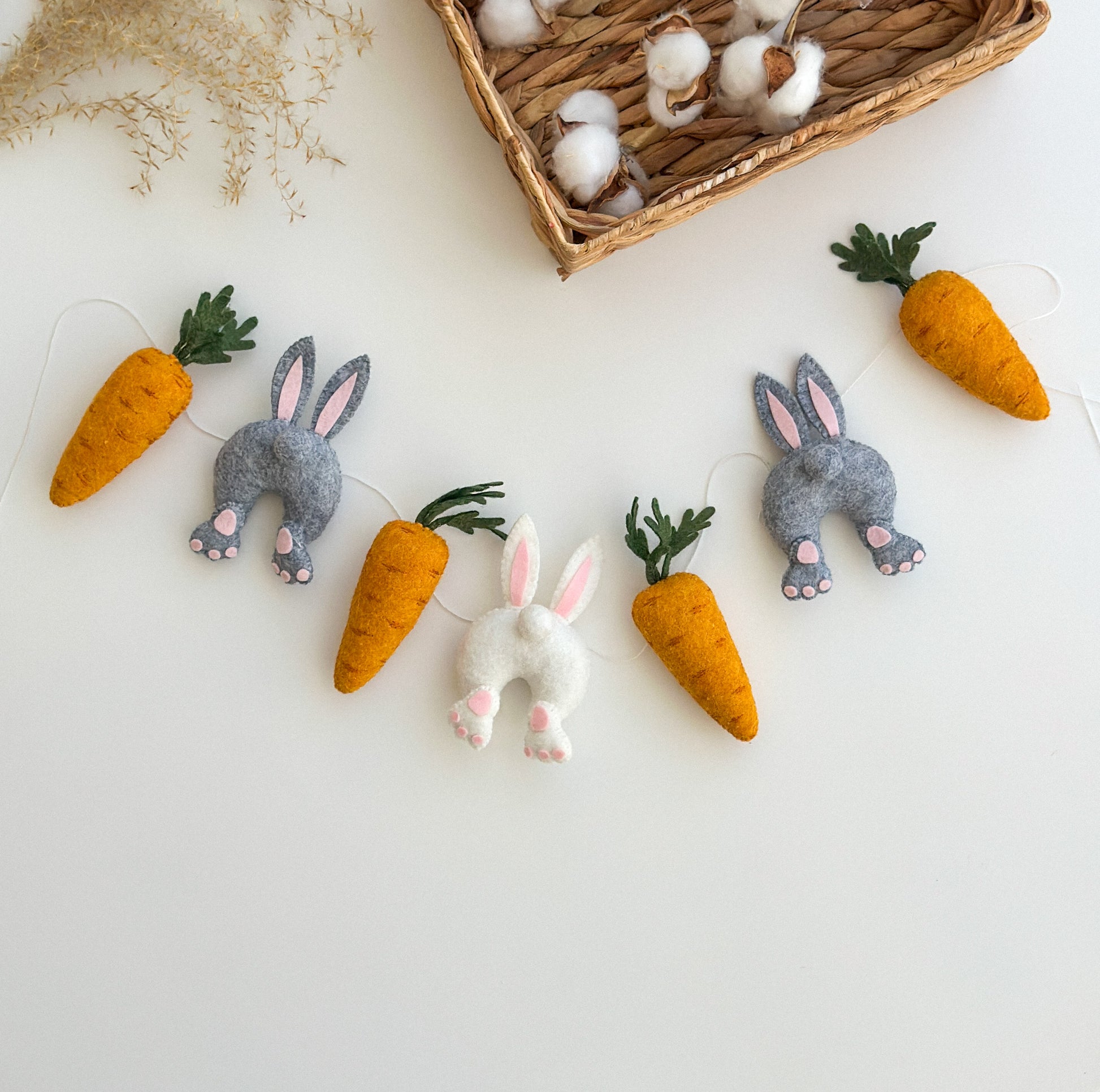 Easter bunny and carrot garland