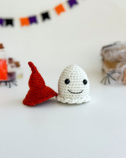 Halloween crochet ghost toy with red witch hat