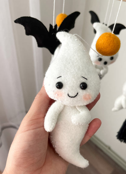 Handmade Halloween baby mobile with ghosts and bats – black and white nursery decor made of felt

