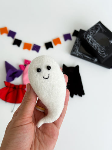 Felt Dress-Up Ghost Toy – Montessori Halloween Playset