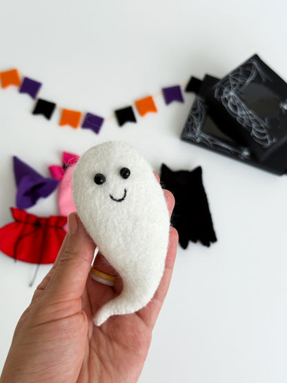 Felt Dress-Up Ghost Toy – Montessori Halloween Playset