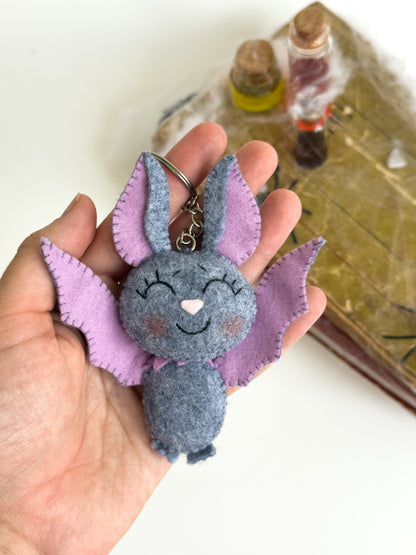 Felt Bat Keychain – Cute Halloween Plush Bat – Gothic Spooky Bag Charm – Handmade Felt Bat Key Ring