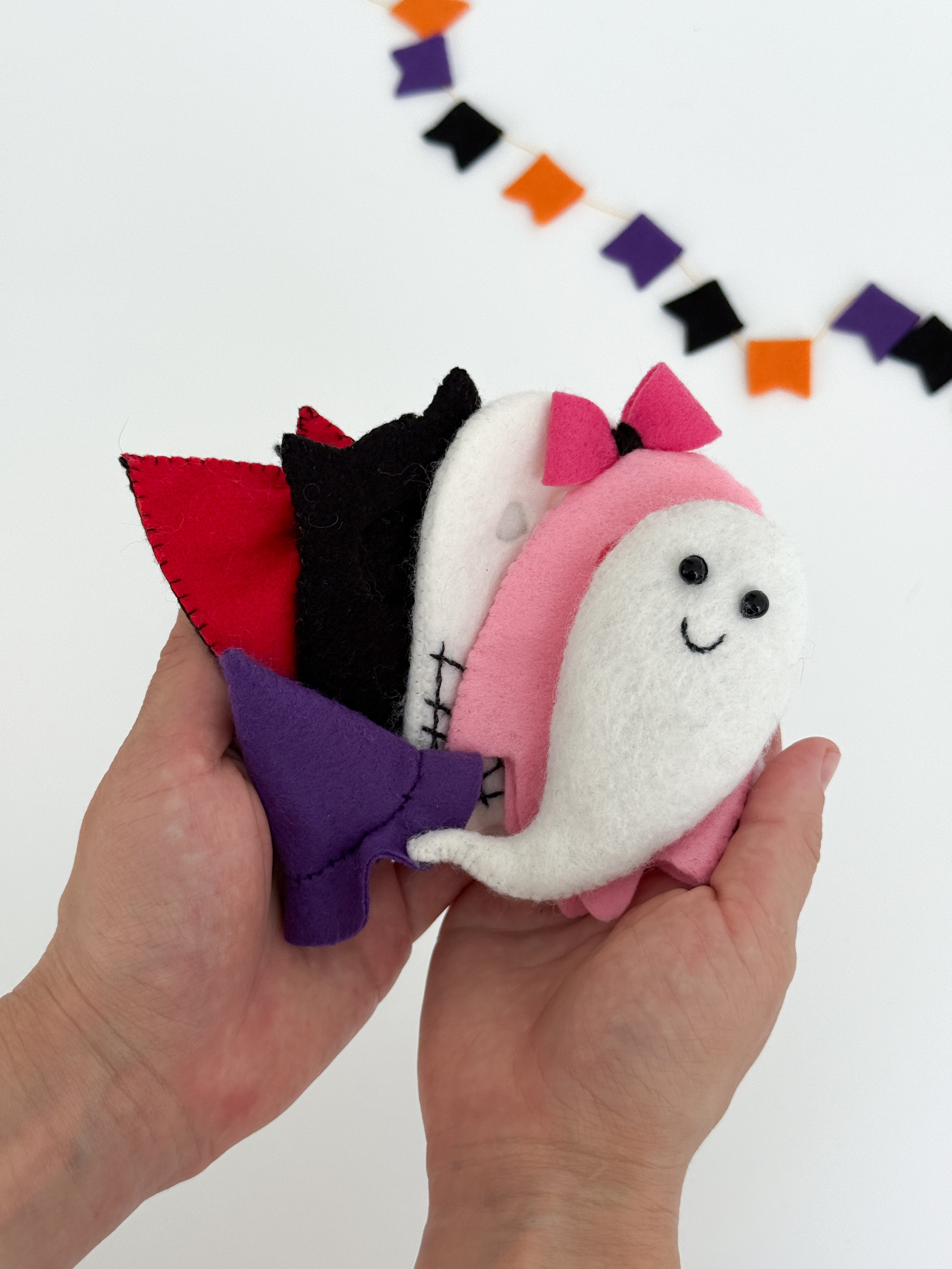 Handmade felt dress-up ghost toy with four Halloween costumes – Montessori pretend play set for kids