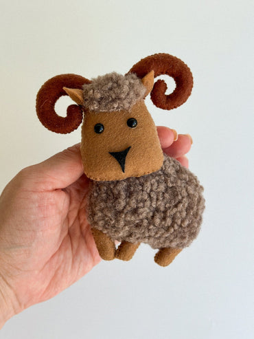 Boucle Brown Ram Toy – Felt Animal Ornament for Play or Decor - WoollyFox