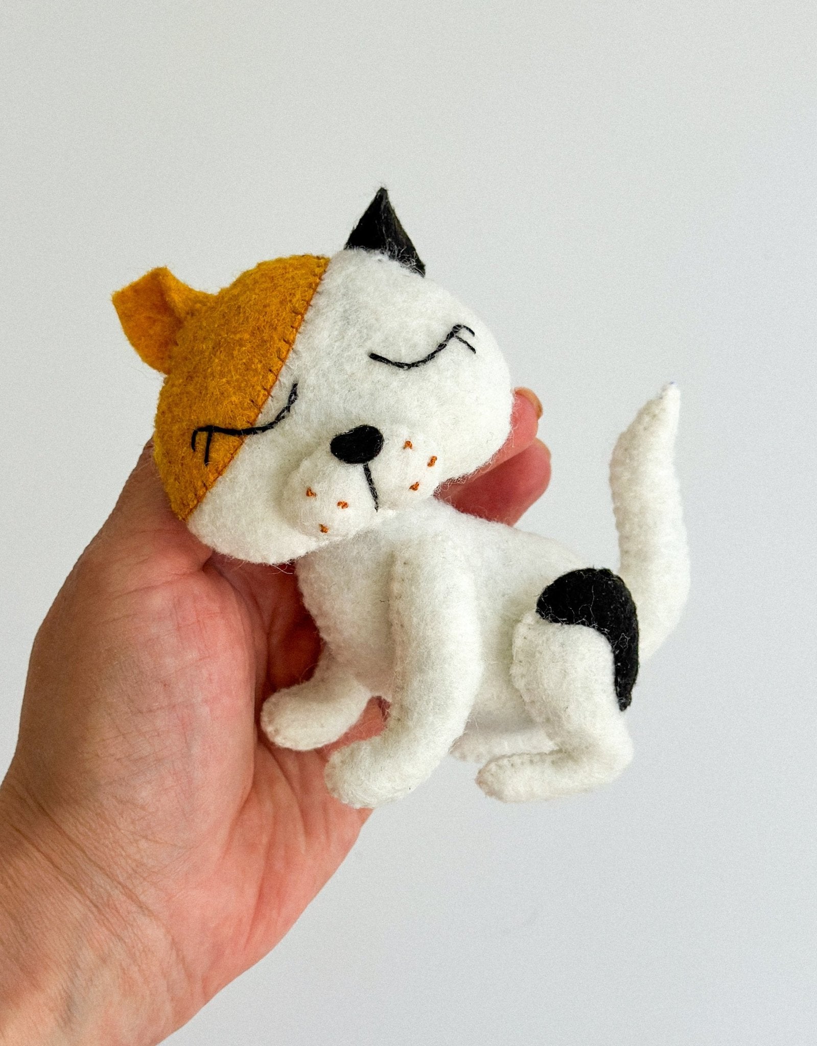 Felt Cat Ornament - WoollyFox