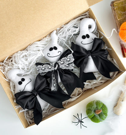 Felt Ghost Garland – Handmade Halloween Decoration with Bows - WoollyFox