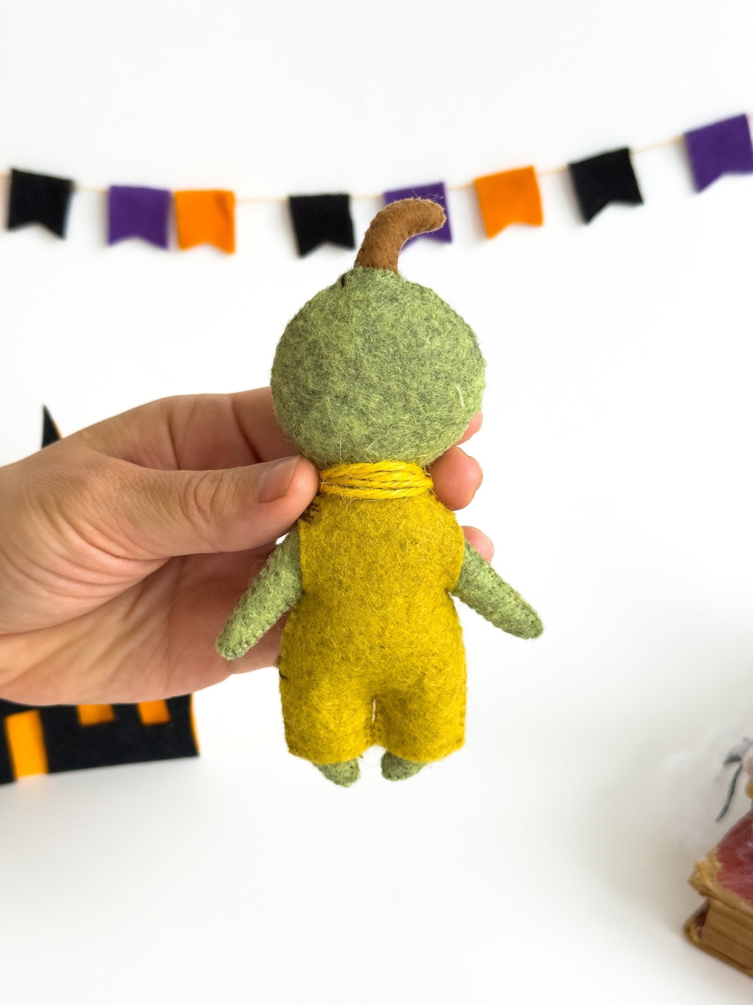 Felt Pumpkin Dolls – Halloween Boy and Girl Plush Decorations - WoollyFox