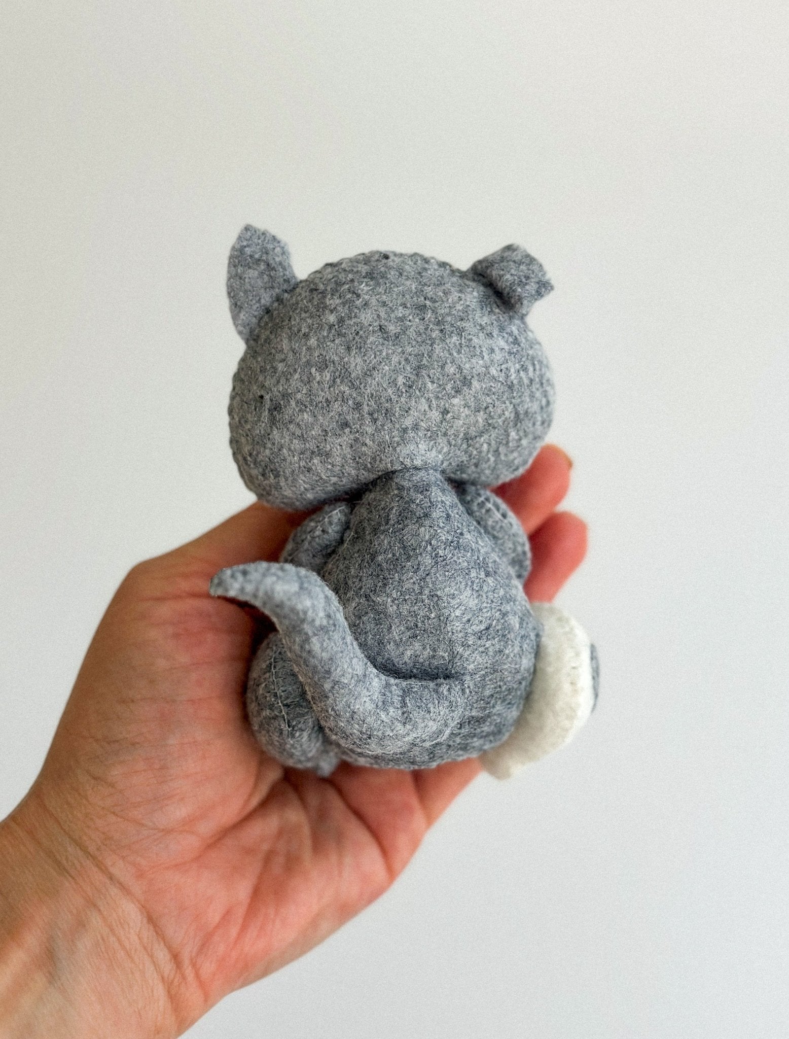 Felted Cat Ornament - WoollyFox