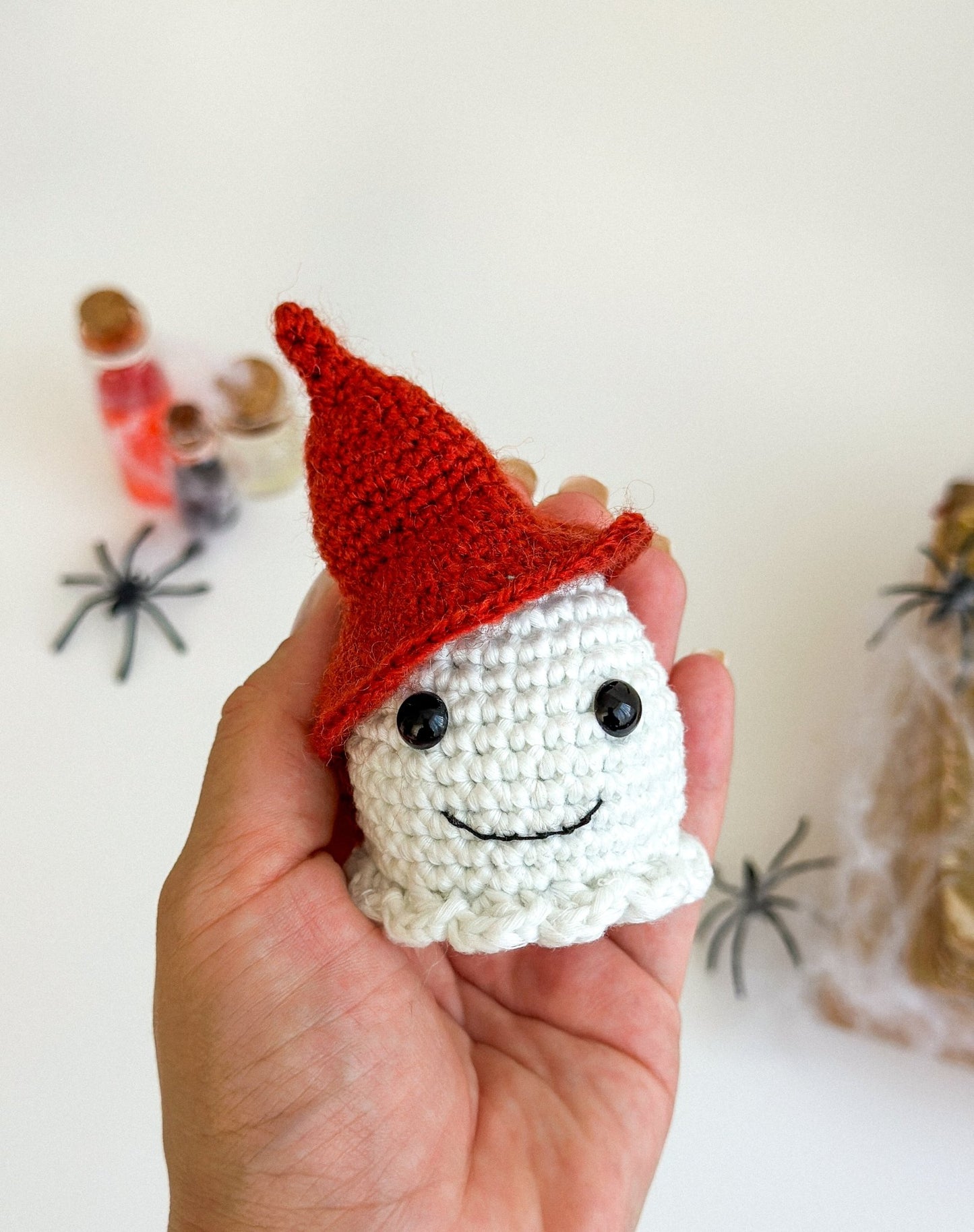 Glow in the Dark Crochet Ghost – Rearview Mirror Car Charm – Halloween Car Accessory - WoollyFox