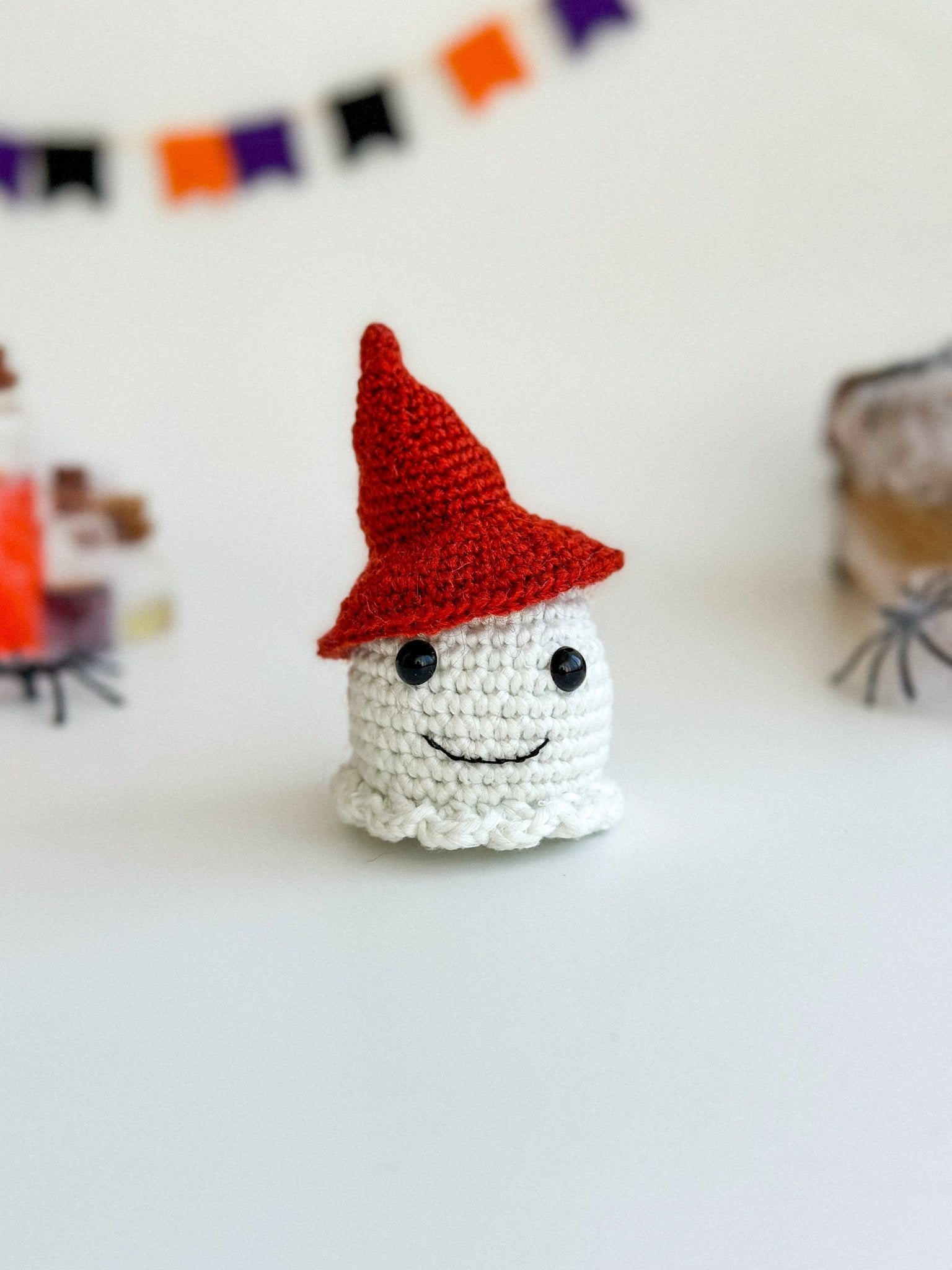 Glow in the Dark Crochet Ghost – Rearview Mirror Car Charm – Halloween Car Accessory - WoollyFox