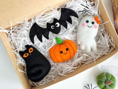 Halloween Felt Ornament Set – Ghost, Bat, Cat & Pumpkin Decor - WoollyFox