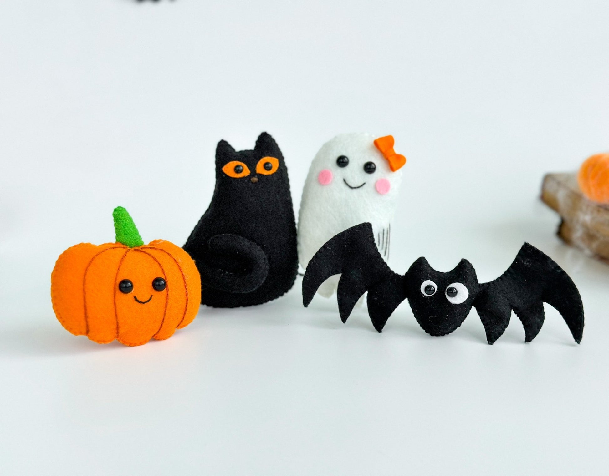 Halloween Felt Ornament Set – Ghost, Bat, Cat & Pumpkin Decor - WoollyFox